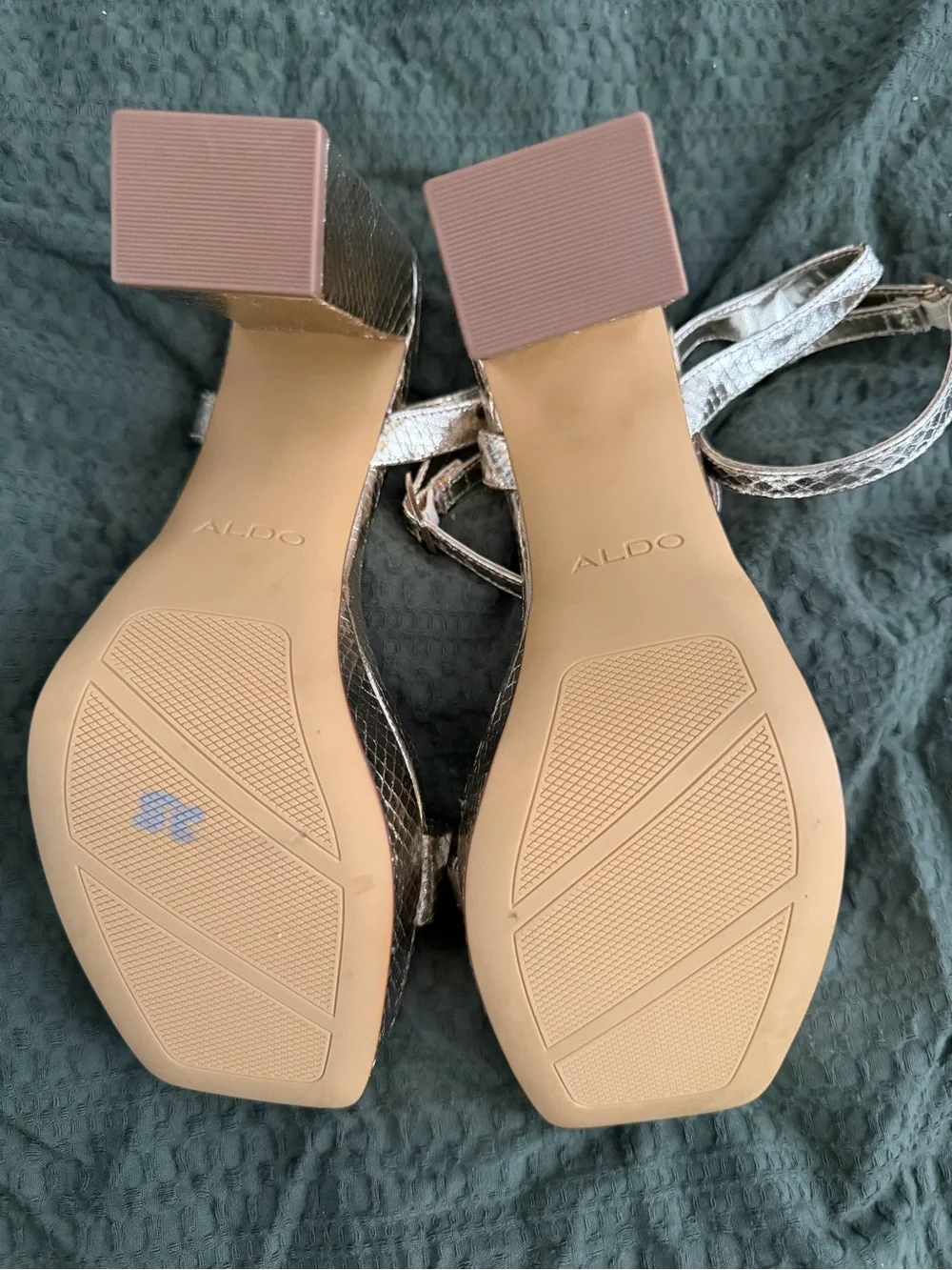 Aldo shiny rose